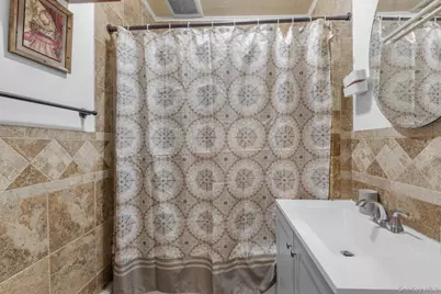 60-09 69th Place, Maspeth, NY 11378 - Photo 16