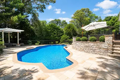 21 Hildreth Avenue, Huntington, NY 11743 - Photo 34
