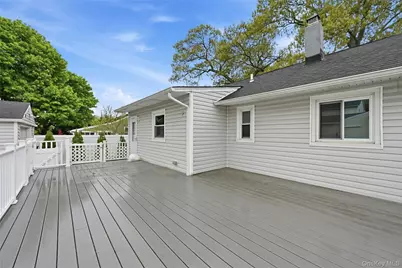 609 Montauk Highway, Oakdale, NY 11769 - Photo 14