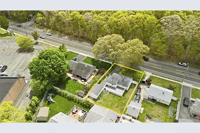 609 Montauk Highway, Oakdale, NY 11769 - Photo 18