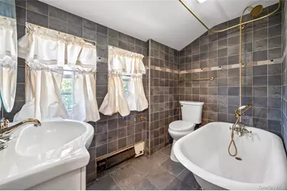 15 Maine Avenue, Rockville Centre, NY 11570 - Photo 22