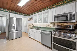 15 Maine Ave, Rockville Centre, NY 11570 - Photo 8