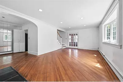 15 Maine Avenue, Rockville Centre, NY 11570 - Photo 4