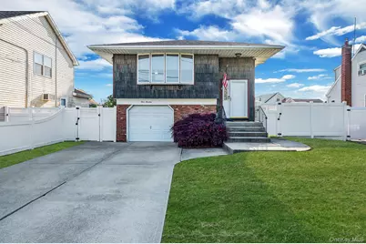 413 N Broadway, Lindenhurst, NY 11757 - Photo 2