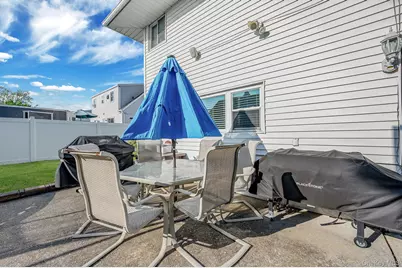 413 N Broadway, Lindenhurst, NY 11757 - Photo 32