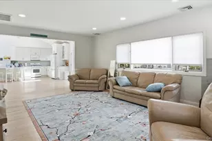 32 Red Creek Rd, Hampton Bays, NY 11946 - Photo 4
