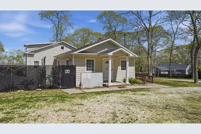 32 Red Creek Road, Hampton Bays, NY 11946 - Photo 18