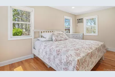 32 Red Creek Road, Hampton Bays, NY 11946 - Photo 12