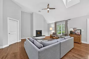 636 Gardnertown Rd, Newburgh, NY 12550 - Photo 14