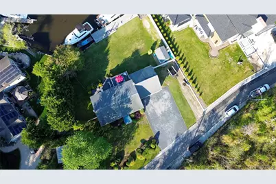 24 Biltmore Avenue Extension, Oakdale, NY 11769 - Photo 6