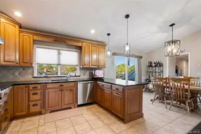 24 Biltmore Avenue Extension, Oakdale, NY 11769 - Photo 24