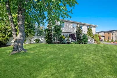 24 Biltmore Avenue Extension, Oakdale, NY 11769 - Photo 10