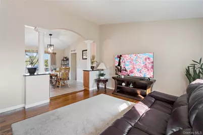24 Biltmore Avenue Extension, Oakdale, NY 11769 - Photo 26