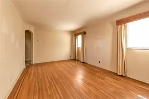 172-15 Effington Ave, Flushing, NY 11358 - Photo 4
