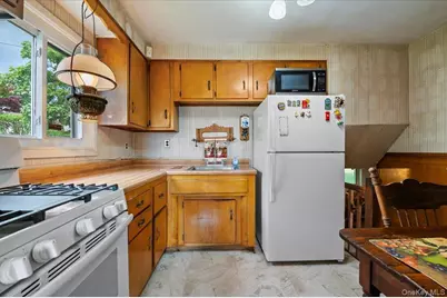 3836 Windsor Drive, Bethpage, NY 11714 - Photo 12