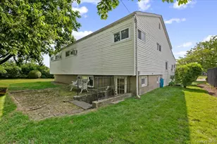 3836 Windsor Dr, Bethpage, NY 11714 - Photo 4