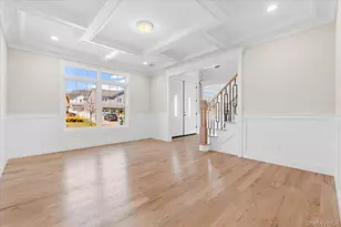 10 Lee Pl, Old Bethpage, NY 11804 - Photo 8