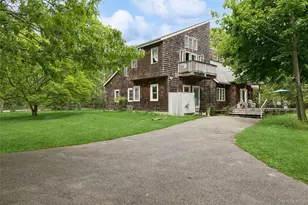 131 Red Creek Rd, Hampton Bays, NY 11946 - Photo 2
