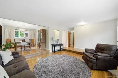 289 Central Avenue, Bohemia, NY 11716 - Photo 6