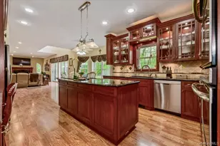 24 Muscoot Rd E, Mahopac, NY 10541 - Photo 12