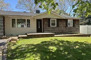 53 Longworth Ave, Dix Hills, NY 11746 - Photo 2