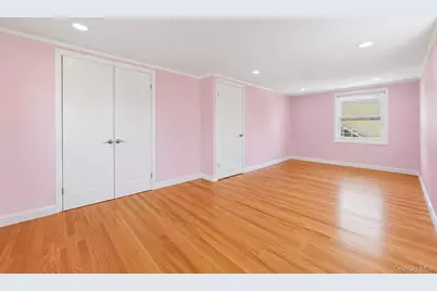 6 Lake Avenue, Merrick, NY 11566 - Photo 14