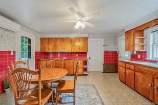 1055 Oregon Rd, Mattituck, NY 11952 - Photo 10