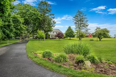 1055 Oregon Road, Mattituck, NY 11952 - Photo 4