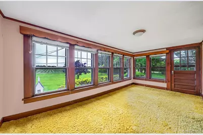 1055 Oregon Road, Mattituck, NY 11952 - Photo 6