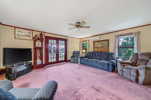 1055 Oregon Rd, Mattituck, NY 11952 - Photo 16