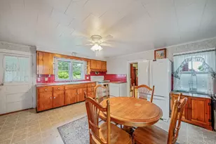 1055 Oregon Rd, Mattituck, NY 11952 - Photo 8