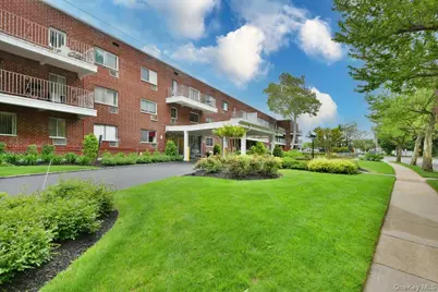 320 East Shore Road #15A, Great Neck, NY 11023 - Photo 2