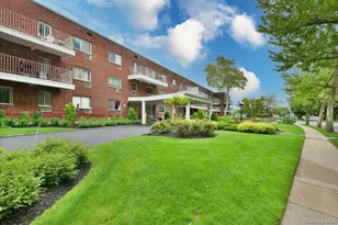 320 E Shore Rd, Great Neck, NY 11023 - Photo 2