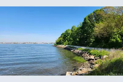 5-10 115 St #2C, College Point, NY 11356 - Photo 18