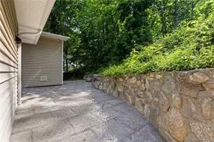 1839 Allan Ct, Yorktown Heights, NY 10598 - Photo 32