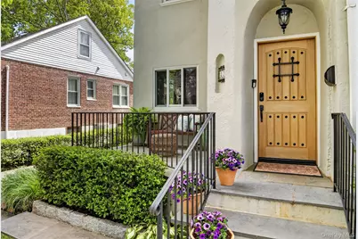 20 Raynor Avenue, Mount Vernon, NY 10552 - Photo 2