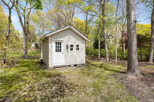 27 Bay Ave W, Hampton Bays, NY 11946 - Photo 42