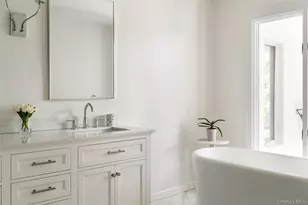 27 Bay Ave W, Hampton Bays, NY 11946 - Photo 26