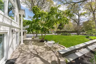 27 Bay Ave W, Hampton Bays, NY 11946 - Photo 38