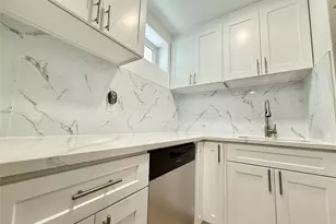 67-45A Cloverdale Ln, Bayside, NY 11364 - Photo 12