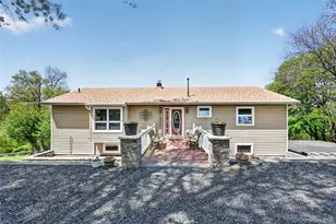 77 Maidstone Dr, Walden, NY 12586 - Photo 4