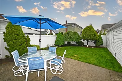 361 Travis Avenue, Elmont, NY 11003 - Photo 28