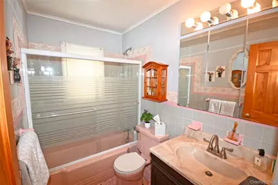 361 Travis Avenue, Elmont, NY 11003 - Photo 24