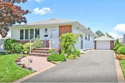 91 Pollok Place, Hicksville, NY 11801 - Photo 24