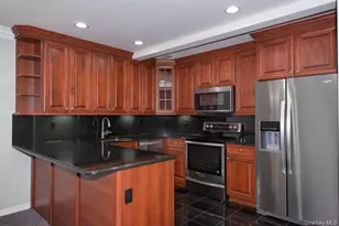 2504 Townhouse Dr, Coram, NY 11727 - Photo 4