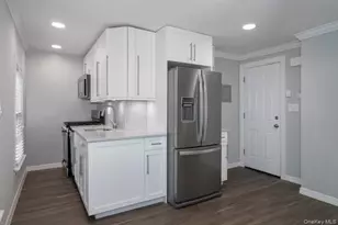 22 Park Ave, Amityville, NY 11701 - Photo 2