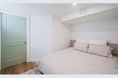 8 Wood Haven Place, East Northport, NY 11731 - Photo 32