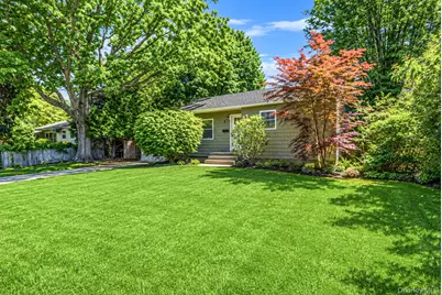 8 Wood Haven Place, East Northport, NY 11731 - Photo 2