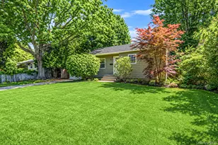 8 Woodhaven Pl, East Northport, NY 11731 - Photo 2