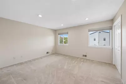 86 W Cambridge Drive W #86, Copiague, NY 11726 - Photo 30